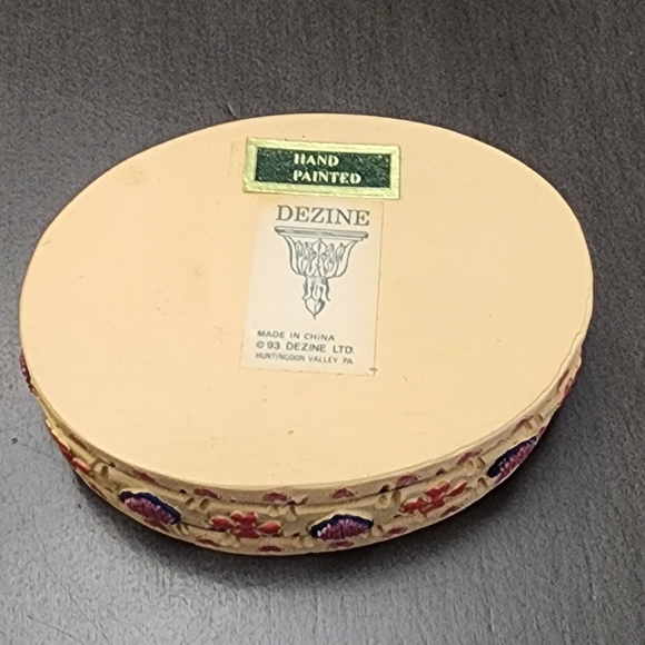 Vintage Dezine Ceramic Small Oval Heart Trinket Box - Picture 5 of 9